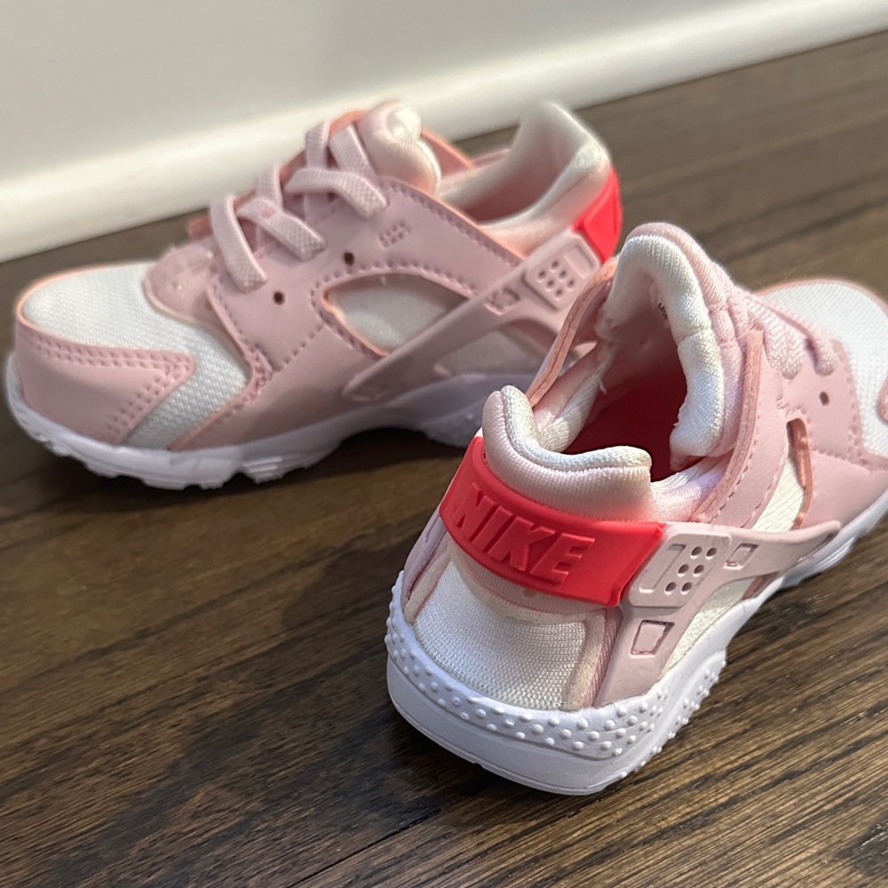 Nike Kids Pink and Coral Slip-On Sneakers